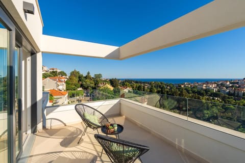 View (from property/room), Balcony/Terrace, Sea view