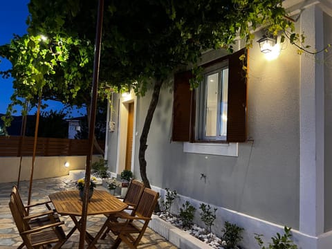 Property building, Night, Garden, Seating area, Dining area, Garden view