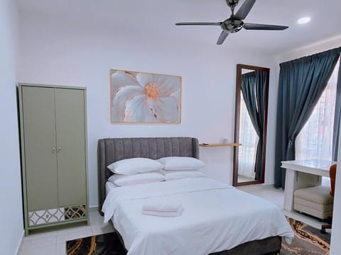Bed, Photo of the whole room, Bedroom, wardrobe