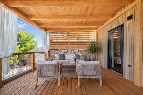 View (from property/room), Balcony/Terrace, Seating area