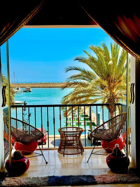 Patio, Natural landscape, View (from property/room), Balcony/Terrace, Living room, Beach, Sea view