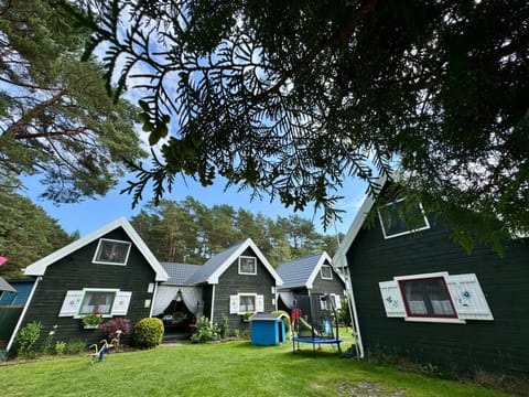 Property building, Day, Garden, Garden view