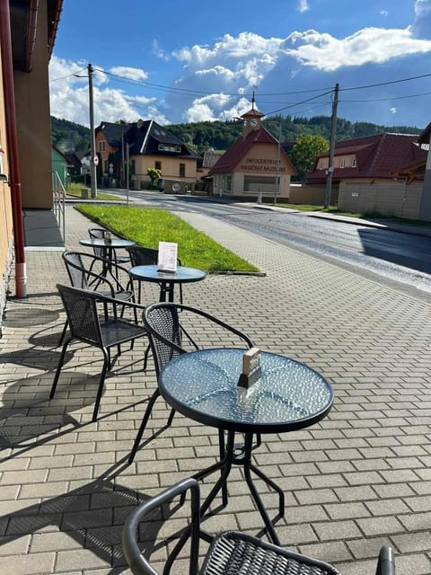 Property building, Restaurant/places to eat, Street view