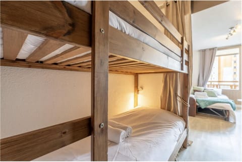 Ski In-Out - Heart of Val Thorens Beautiful View, WiFi Apartment in Val Thorens