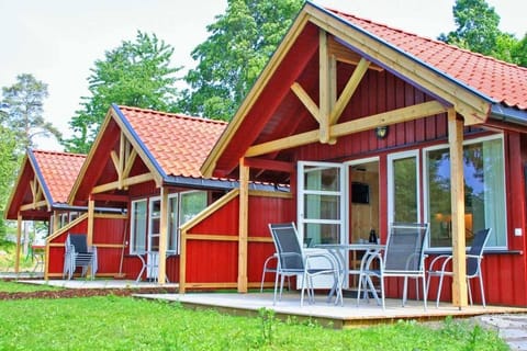 Property building, Patio, Day, Garden, Garden view