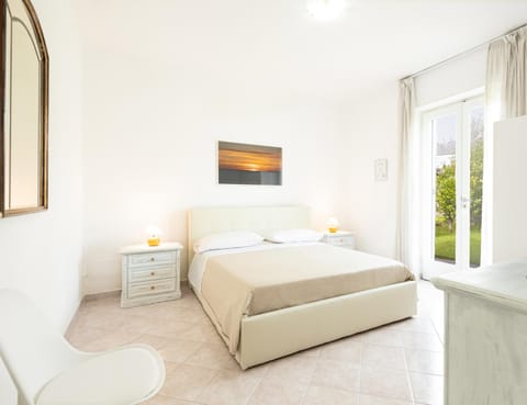 Bed, Bedroom, Garden view, wardrobe