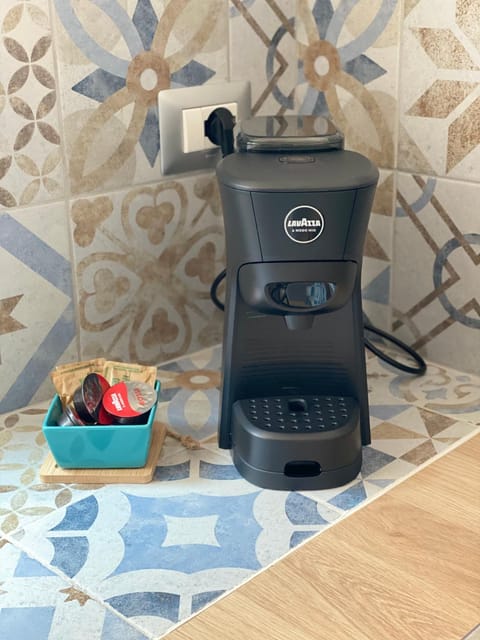 Coffee/tea facilities, Kitchen or kitchenette