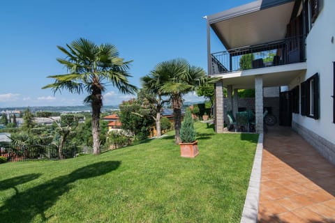 Property building, Natural landscape, Garden, View (from property/room), Balcony/Terrace, Garden view