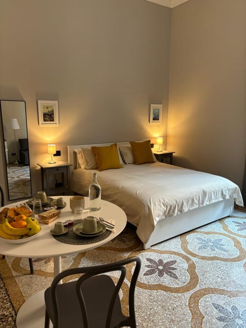 Food and drinks, Bedroom