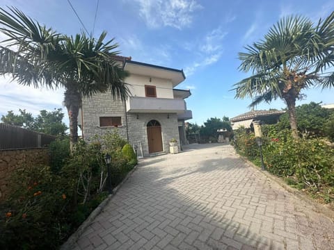 Aiden's House 2 Bed and Breakfast in Vlorë