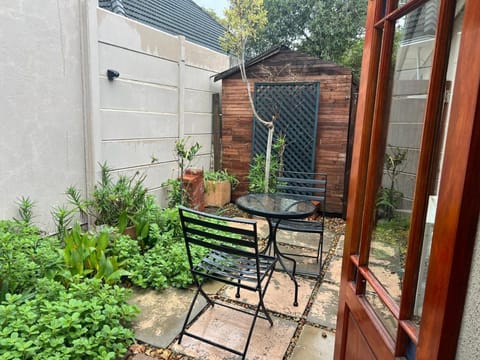 BCozyGlenhof Apartment in Cape Town