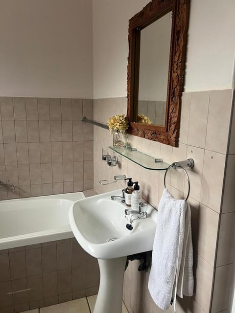 BCozyGlenhof Apartment in Cape Town