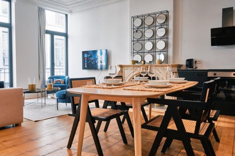 Living room, kitchen