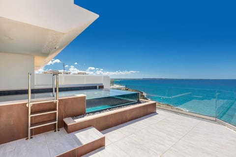 View (from property/room), Sea view, Swimming pool