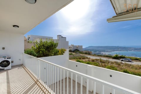 Day, Natural landscape, View (from property/room), Balcony/Terrace, Lake view, Mountain view, River view, Sea view