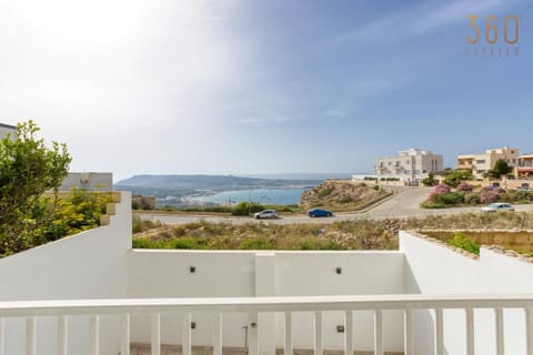 Day, Natural landscape, View (from property/room), Balcony/Terrace, Lake view, River view, Sea view