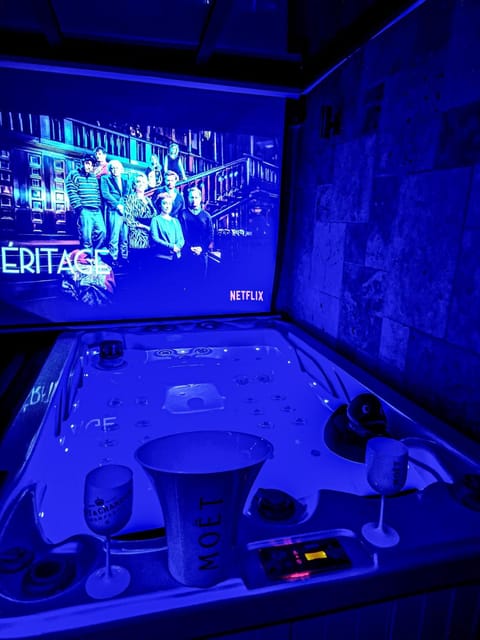 Hot Tub, Spa and wellness centre/facilities, Spa and wellness centre/facilities
