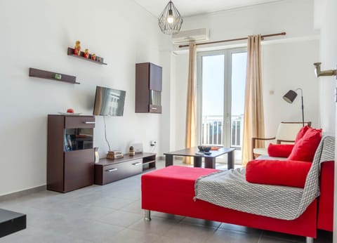 Communal lounge/ TV room, TV and multimedia, Living room, Seating area, Evening entertainment