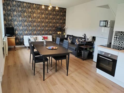 TV and multimedia, Living room, Dining area