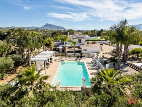 Day, Natural landscape, Garden, Mountain view, Pool view