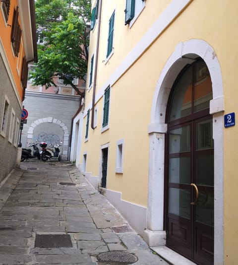 Property building, Neighbourhood, Street view