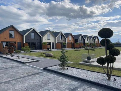 Property building, Day, Natural landscape, Parking, internet, internet, internet, pet friendly, pet friendly