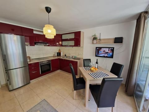 Kitchen or kitchenette, Living room, Dining area, oven, stove