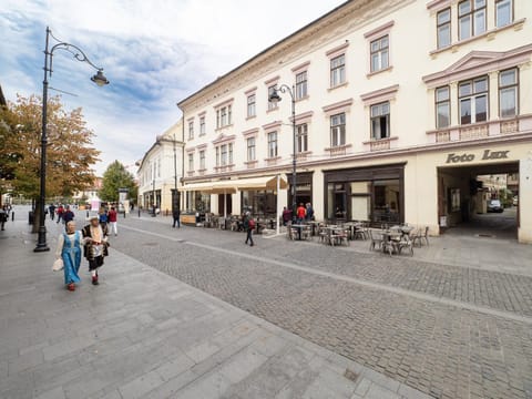 Property building, Day, People, Neighbourhood, City view, Street view, Location