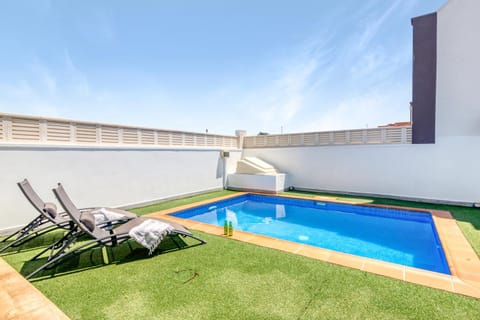 Patio, BBQ facilities, Balcony/Terrace, Swimming pool