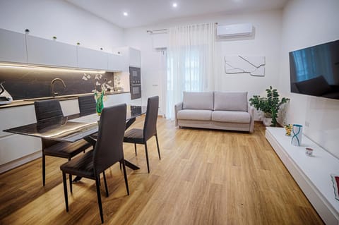 TV and multimedia, Seating area