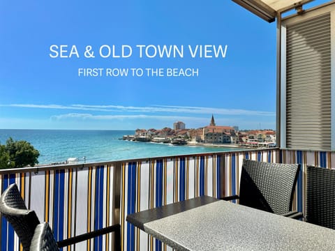 View (from property/room), Balcony/Terrace, City view, Sea view