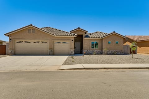 Year-Round Yuma Escape Near Dtwn Pets Welcome! House in Yuma