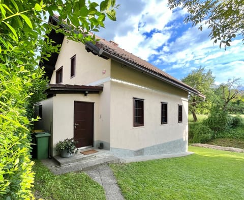 House 44 House in Bled