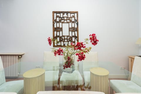 Living room, Seating area, Dining area