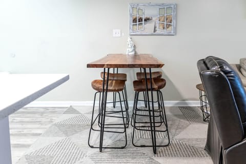 Aqua Villa #105 Beachside 2 bedroom condo Apartment in Okaloosa Island