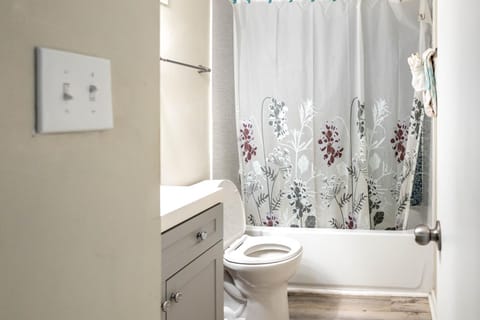 Aqua Villa #105 Beachside 2 bedroom condo Apartment in Okaloosa Island