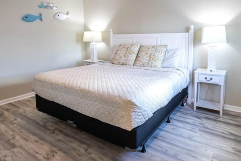 Aqua Villa #105 Beachside 2 bedroom condo Apartment in Okaloosa Island