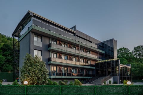 Property building, Facade/entrance