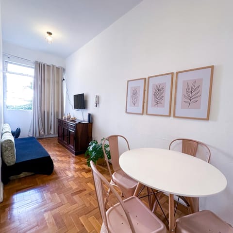 Communal lounge/ TV room, Living room, Seating area
