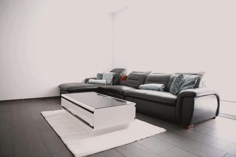 Modern & Bright 1BR Flat Apartment in Luxembourg