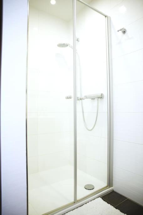 Modern & Bright 1BR Flat Apartment in Luxembourg