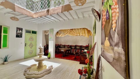 Seating area, Dining area