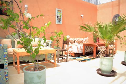 Property building, Day, Seating area, Dining area, Breakfast