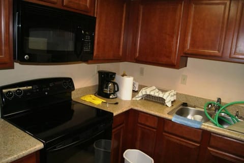 GALLEON BAY 208 BAYFRONT WITH Boat slip Pool Hot tub Apartment in South Padre Island