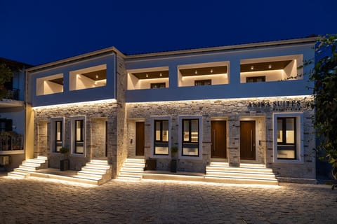 Property building, Facade/entrance, Night