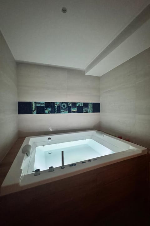 Hot Tub, Bathroom, Bath