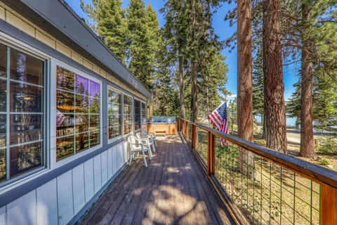 Reflections Lakeview Cabin - Private Beach Access, Hot Tub & Buoy! Cabin in Tahoe Vista