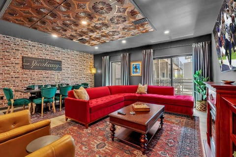 Hyve - Prohibition Parlor - Walk To Broadway House in The Gulch