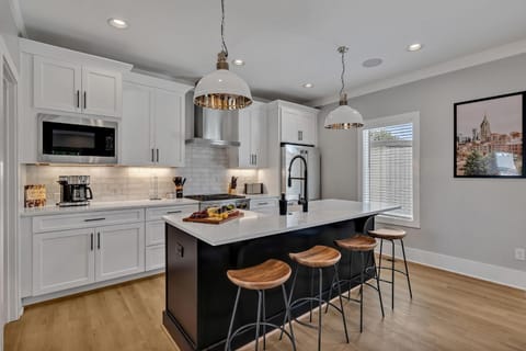 Double Treble - 2 Townhomes - Private Rooftops House in Berry Hill