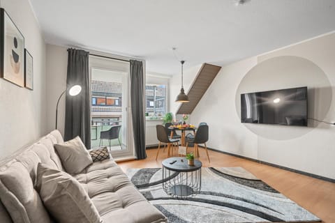Communal lounge/ TV room, TV and multimedia, Living room, Seating area, Evening entertainment